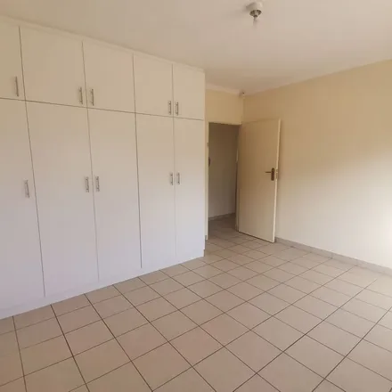 Image 7 - Tweedfern Place, Redfern, Phoenix, 4310, South Africa - Apartment for rent