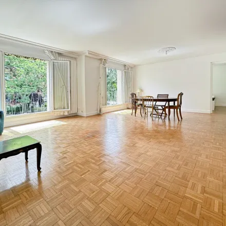 Rent this 5 bed apartment on 22 Avenue des Tribunes in 75012 Paris, France