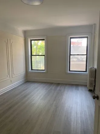 Image 4 - 2325 65th Street, New York, NY 11204, USA - Apartment for sale