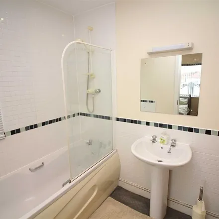 Rent this 2 bed apartment on Pantbach Place in Cardiff, CF14 1UN