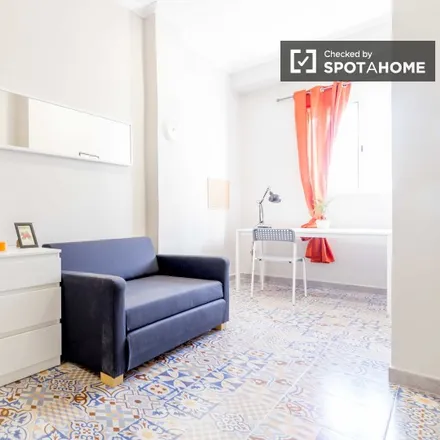 Rent this 5 bed room on Carrer de Borriana in 35, 46005 Valencia