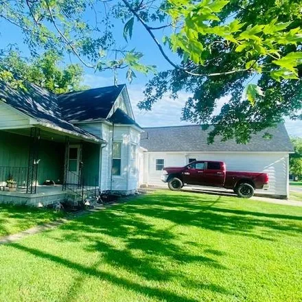 Buy this 3 bed house on 301 West Illinois Street in Oblong, Crawford County