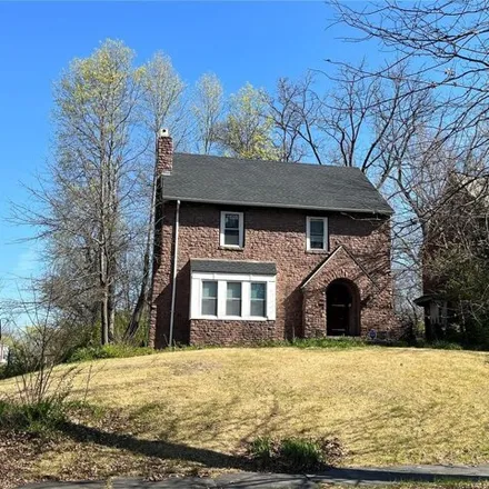 Buy this 3 bed house on 934 Catalpa Street in St. Louis, MO 63112