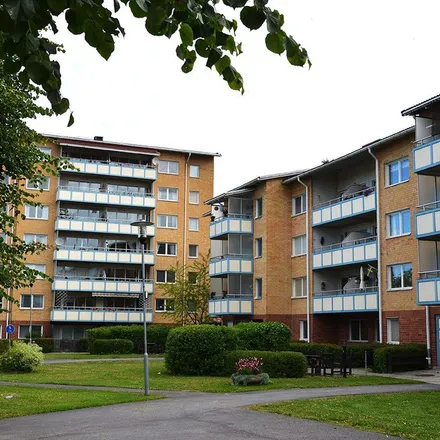 Rent this 3 bed apartment on Steneberg in Brynäsgatan, 802 84 Gävle