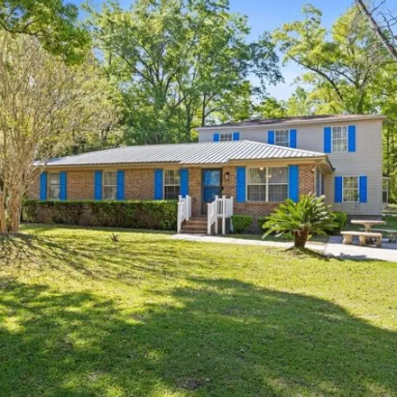 Buy this 5 bed house on 1121 Iola Drive in Washington County, FL 32428