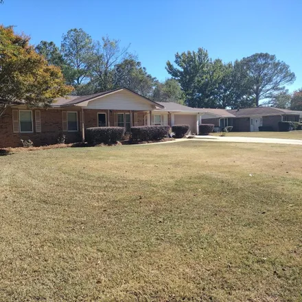Buy this 4 bed house on 302 Scarborough Road in Warner Robins, GA 31093
