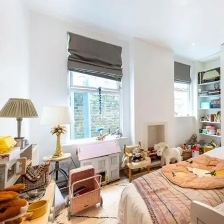 Image 5 - Radcliffe Avenue, Willesden Green, London, NW10 5XS, United Kingdom - Apartment for sale
