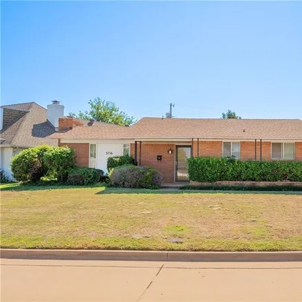 Image 1 - 3716 Dow Drive, Oklahoma City, OK 73116, USA - House for rent