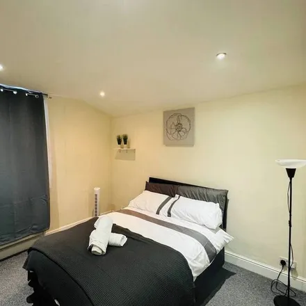 Rent this 2 bed apartment on London in SW6 7HD, United Kingdom