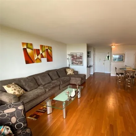 Image 5 - 26910 Grand Central Pkwy Apt 14T, Floral Park, New York, 11005 - Apartment for sale