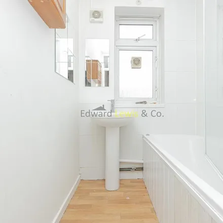 Image 7 - Gainford House, Ellsworth Street, London, E2 0AS, United Kingdom - Apartment for rent