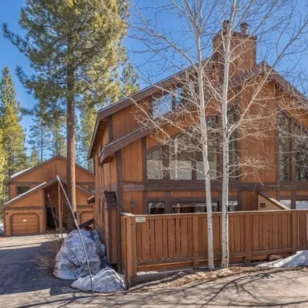 Buy this 2 bed house on Pizza on the Hill in Northwoods Boulevard, Truckee