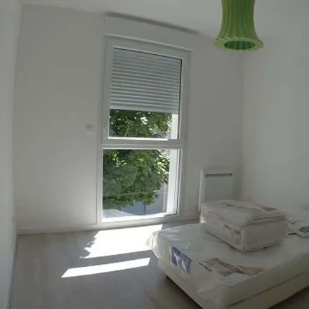 Rent this 5 bed apartment on Mairie d'Angers in Boulevard Résistance et Déportation, 49100 Angers