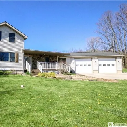 Buy this 3 bed house on 768 Oak Hill Road in Frewsburg, Carroll