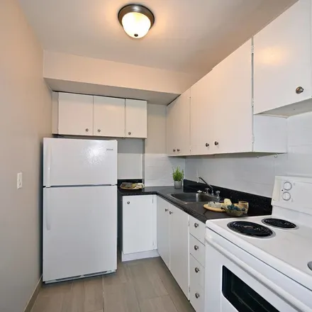 Rent this 1 bed apartment on 94 Ross Street in Barrie, ON L4N 1G3