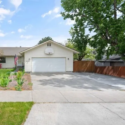 Buy this 3 bed house on 4259 Mojave Drive in Pasco, WA 99301