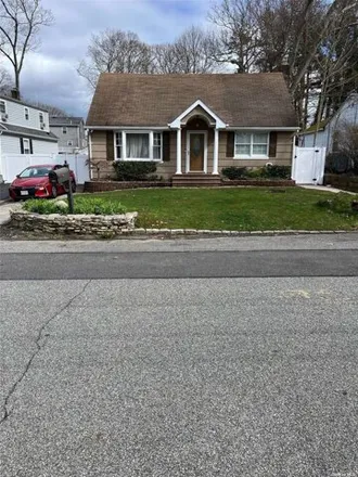 Buy this 5 bed house on 190 Iceland Drive in South Huntington, NY 11746