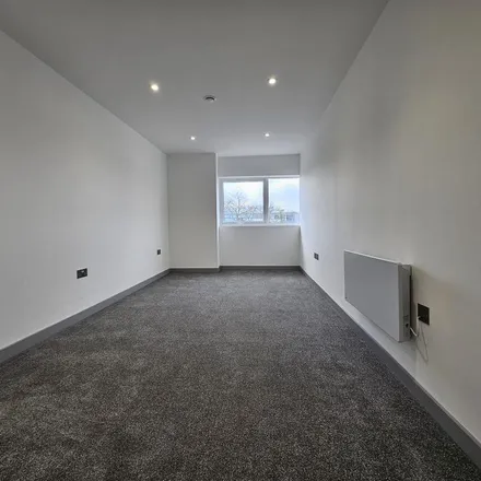 Image 2 - Consort House, Waterdale, City Centre, Doncaster, DN1 3HR, United Kingdom - Apartment for rent