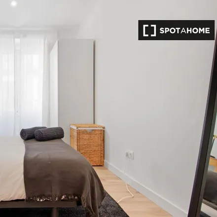 Rent this 9 bed room on Centro Sanitario Sandoval in Calle de Ruiz, 28010 Madrid