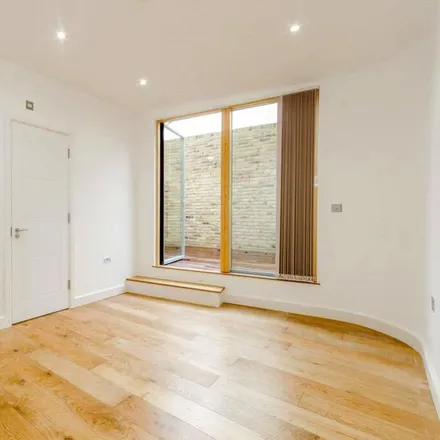 Image 7 - Moray Mews, London, N7 7DY, United Kingdom - House for rent