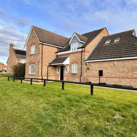 Buy this 4 bed house on St Crispin Crescent in West Northamptonshire, NN5 6GD