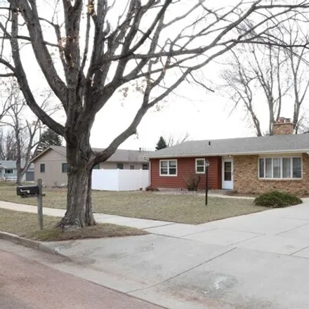 Image 2 - 2605 West 39th Street, Sioux Falls, SD 57105, USA - House for sale
