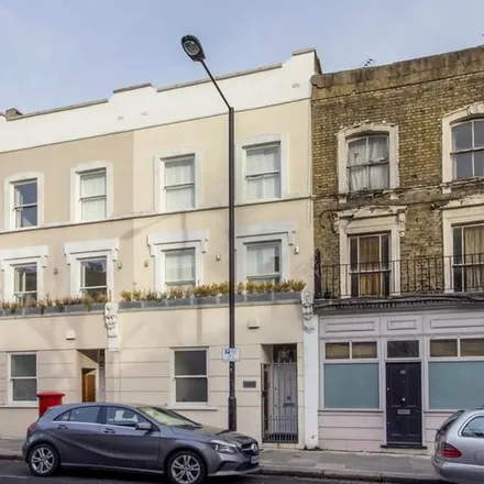 Rent this 3 bed townhouse on Grafton Road in London, NW5 3EJ