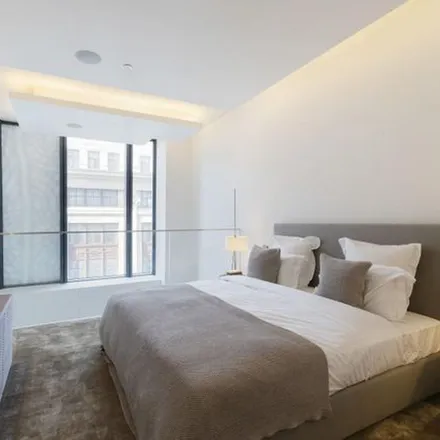 Image 6 - Cardinals of Mayfair, 115c North Row, London, W1K 7AP, United Kingdom - Apartment for rent