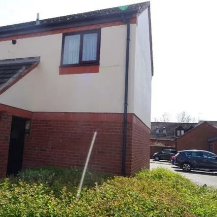 Rent this 1 bed apartment on Halyard Croft in Hull, HU1 2EP