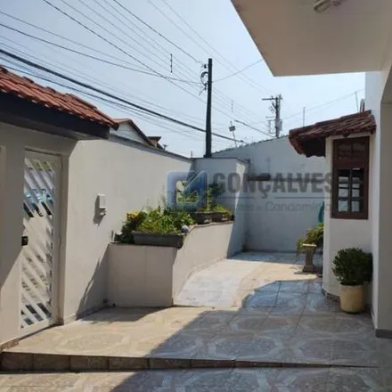Rent this 4 bed house on Rua das Sairas in Independência, São Bernardo do Campo - SP