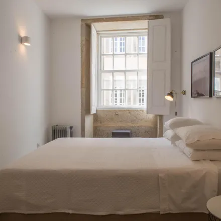 Rent this 1 bed apartment on Crisia in Rua de Cedofeita, 4050-380 Porto