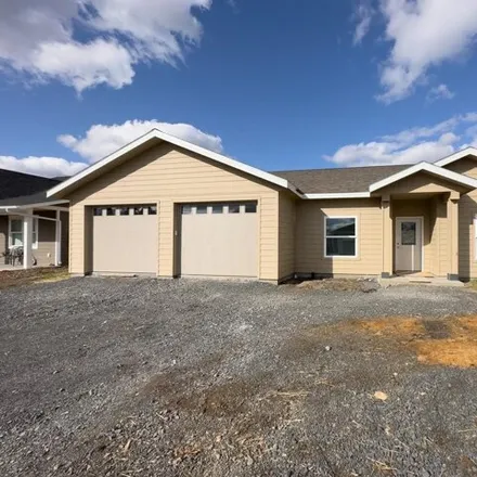 Image 2 - 1960 West View Drive, Moscow, ID 83843, USA - House for sale