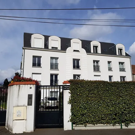 Rent this 3 bed apartment on 225 Boulevard John Fitzgerald Kennedy in 91100 Corbeil-Essonnes, France