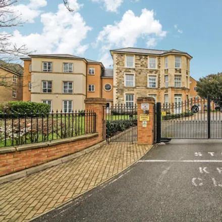 Buy this 3 bed apartment on The Grove in London, TW7 4JT