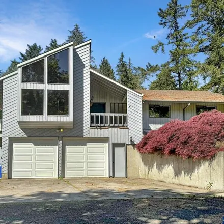 Buy this 6 bed house on 7510 Southeast Barbara Welch Road in Portland, OR 97236