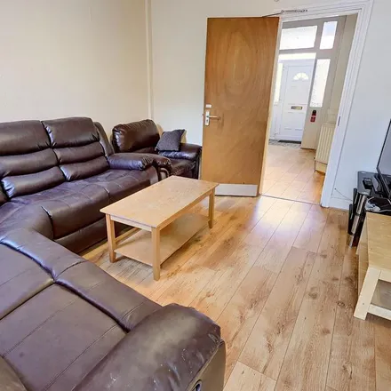 Rent this 4 bed townhouse on Ferndale Road in Liverpool, L15 3JY