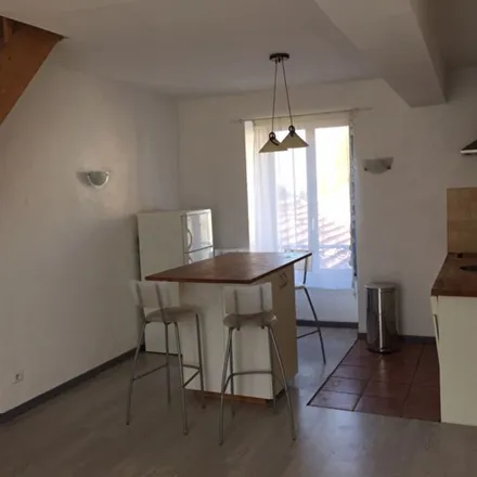 Rent this 2 bed apartment on 17 Rue du Pâtis in 89200 Avallon, France