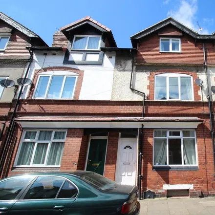 Rent this 1 bed townhouse on Hawthorn View in Leeds, LS7 4PL