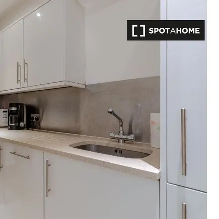Image 9 - St James Backpackers, 21-23 Longridge Road, London, SW5 9SD, United Kingdom - Apartment for rent