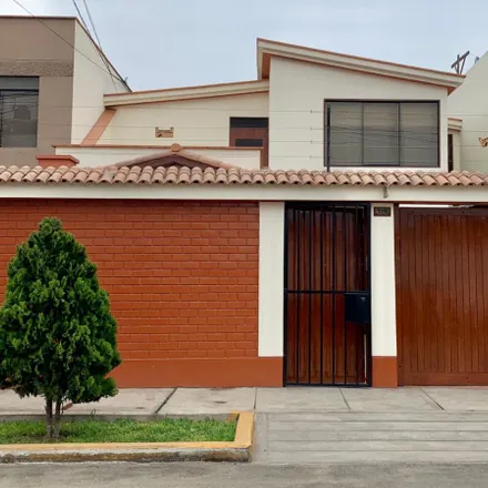 Image 1 - Andres Segovia, San Borja, Lima Metropolitan Area 15037, Peru - House for sale