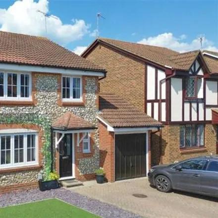 Buy this 4 bed house on The Rockery in Farnborough, GU14 0RF