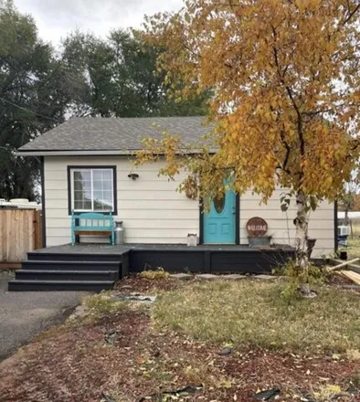 Buy this 2 bed house on 1682 Manzanita Street in Klamath Falls, OR 97601