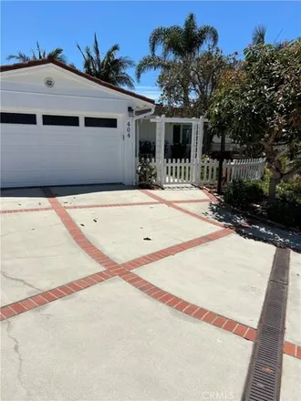 Rent this 4 bed house on 404 Serra Dr in Corona Del Mar, California