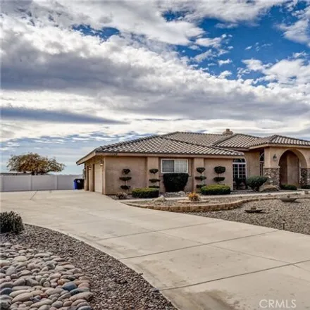 Image 3 - 17701 Tude Court, Apple Valley, CA 92307, USA - House for sale