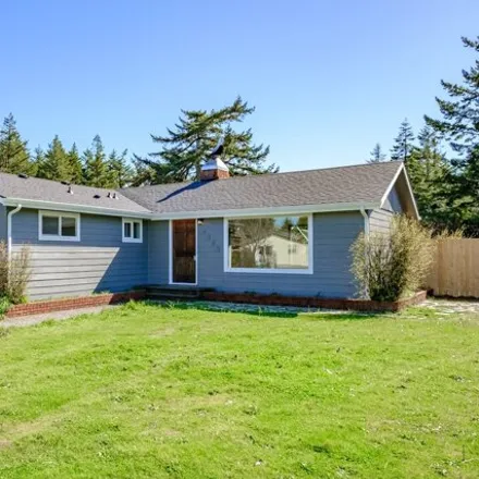 Buy this 3 bed house on 1978 29th Street in Florence, OR 97439