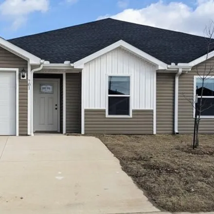 Rent this 3 bed house on Jason Boulevard in Oronogo, Jasper County