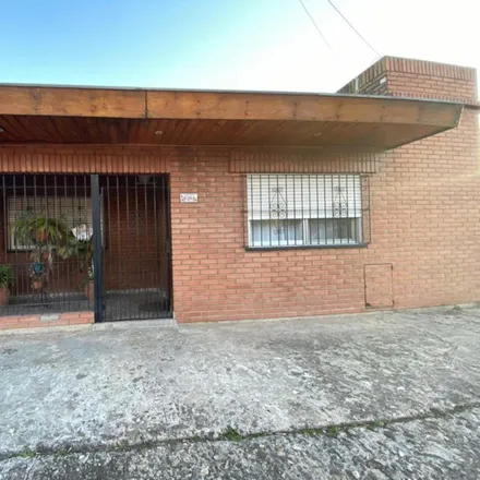 Buy this studio house on 909 - Coronel Julio Moreno 802 in Partido de Tres de Febrero, 1665 Loma Hermosa