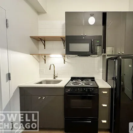 Image 1 - 108 W Chicago Ave, Unit Studio - Apartment for rent