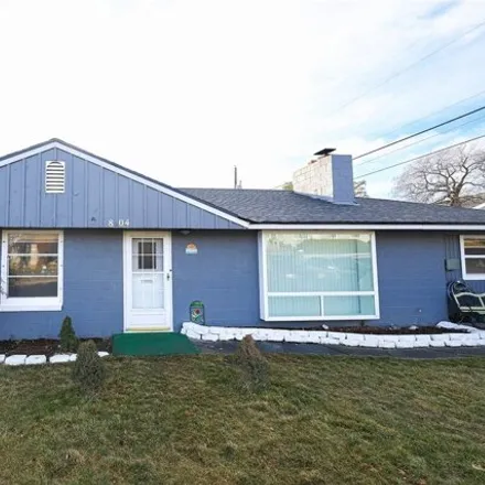 Buy this 3 bed house on 826 Roosevelt Boulevard in Ephrata, WA 98823