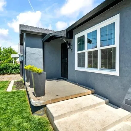 Image 5 - 338 South Anteros Avenue, San Joaquin County, CA 95215, USA - House for sale